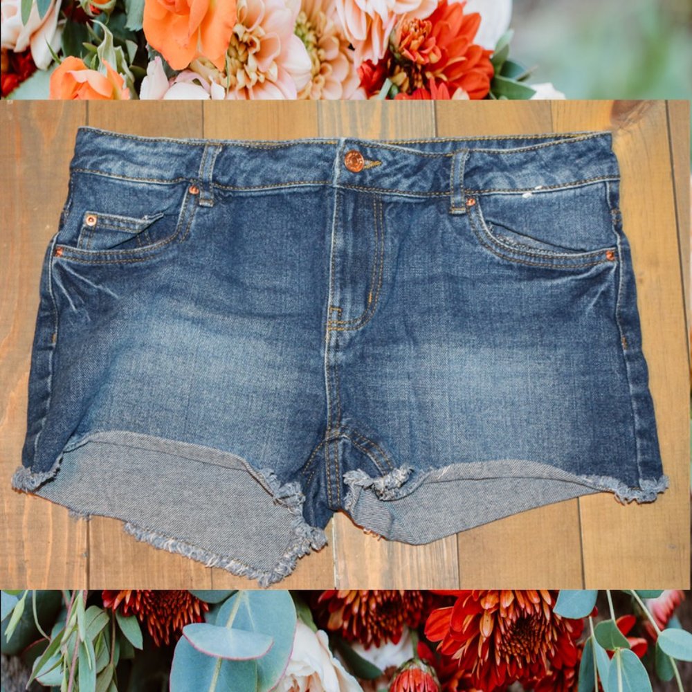 Denim & Co Raw Hem Cutoff Shorts – Size 6